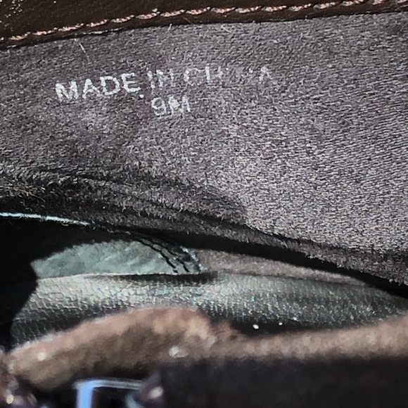 Brown Suede Banana Republic Ankle Booties. Woman’s Size 9 - Picture 12 of 14